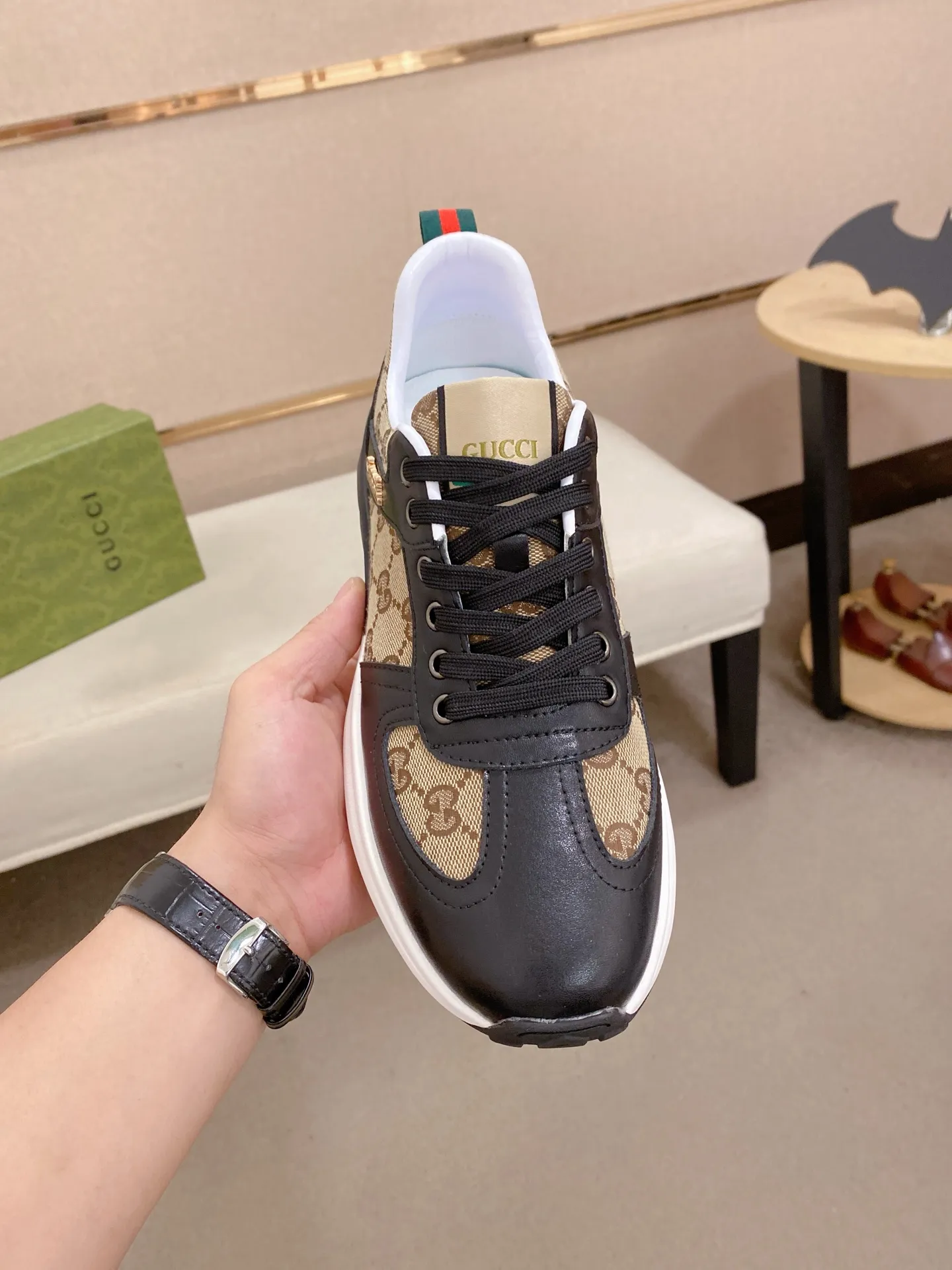 Factory price 462💰New GUCCI (Gucci) counters are launched simultaneously, new men's shoes, 😘fabrics are selected imported cowhide, lining: sheepskin lining. 👍🏿 High-end ☄️ air-cushion molded anti-slip rubber outsole, exquisite lines, simple and elegant, comfortable and high-end for leisure travel. Code number: 38 to 44 (45 can be customized and cannot be returned or exchanged)